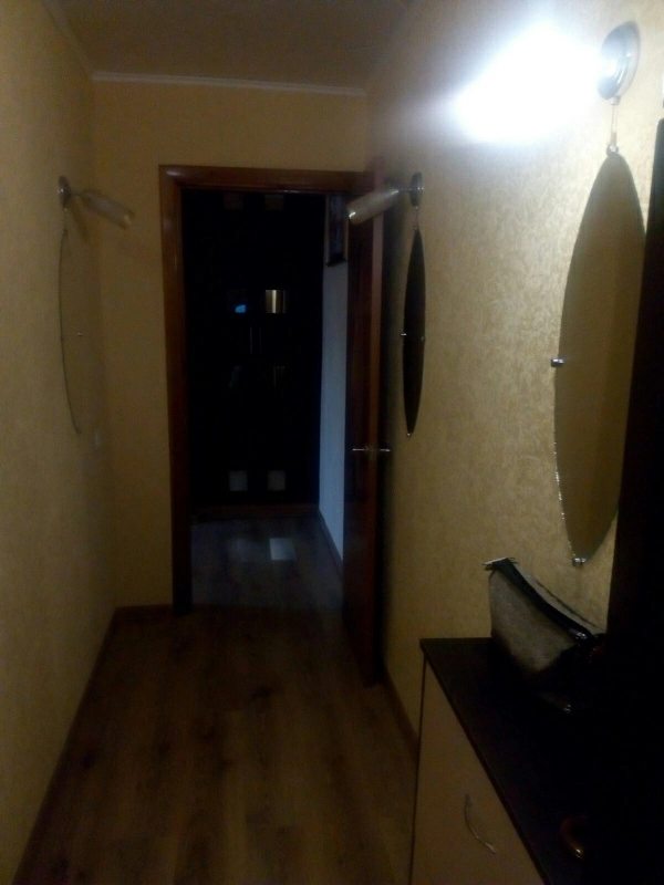 Продажа квартиры. 2 rooms, 42 m², 2nd floor/3 floors. 18, Проспект труда, Бердянск. 