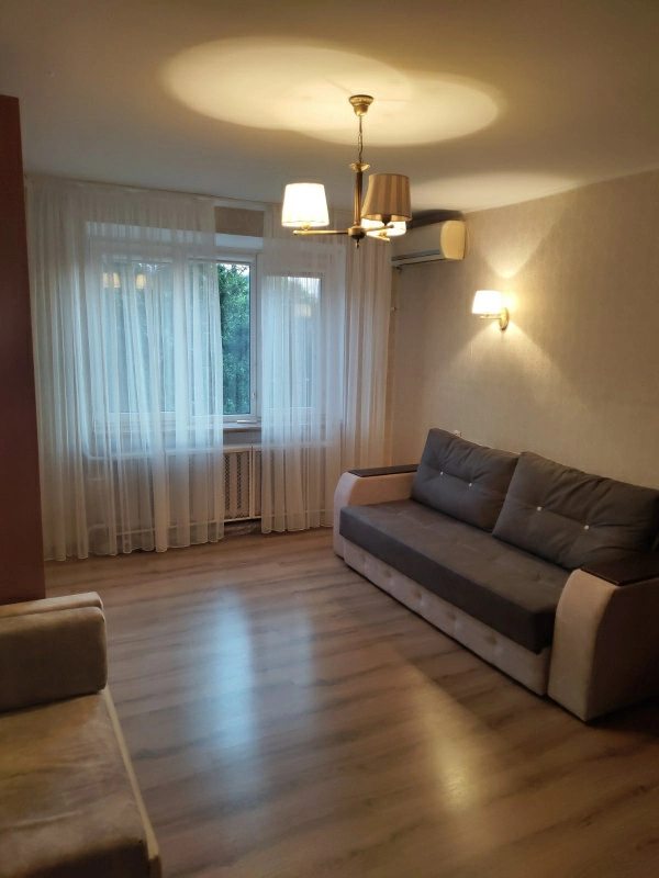 Apartment for rent. 1 room, 40 m², 4th floor/16 floors. Frantsuzskyy bulvar, Odesa. 
