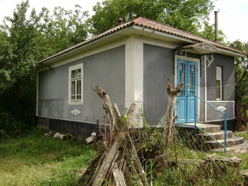 House for sale. 2 rooms, 33 m², 1 floor. Chekhova 13, Sokyryany. 