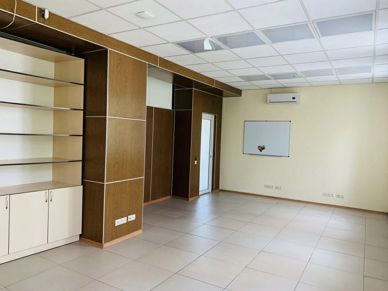 Здам офіс. 2 кімнати, 55 m², 3 поверх/3 поверхи. 4, Пер. Отакара Яроша, Харків. 