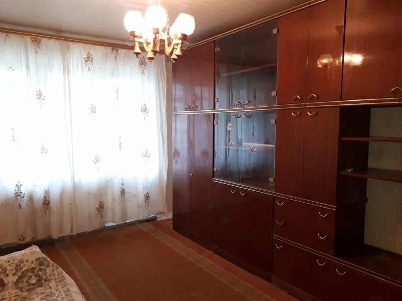 Apartments for sale. 1 room, 31 m², 2nd floor/5 floors. Prospekt Traktorostroyteley, Kharkiv. 