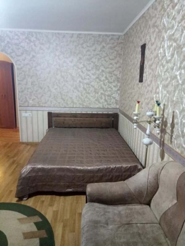 Сдам квартиру. 1 room, 42 m², 6th floor/16 floors. 3, Данченко, Ильичевск. 