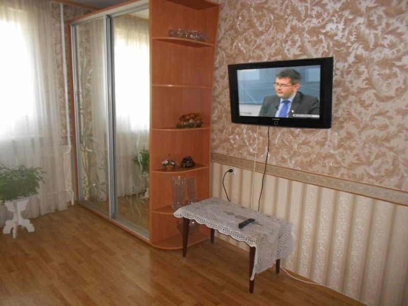 Сдам квартиру. 1 room, 42 m², 6th floor/16 floors. 3, Данченко, Ильичевск. 