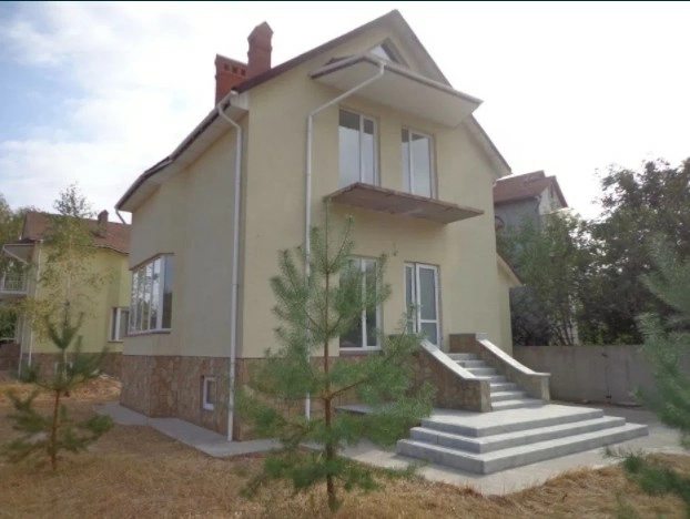 Продаж будинку. 5 кімнат, 245 m², 3 поверхи. Брест-Литовське, Київ. 
