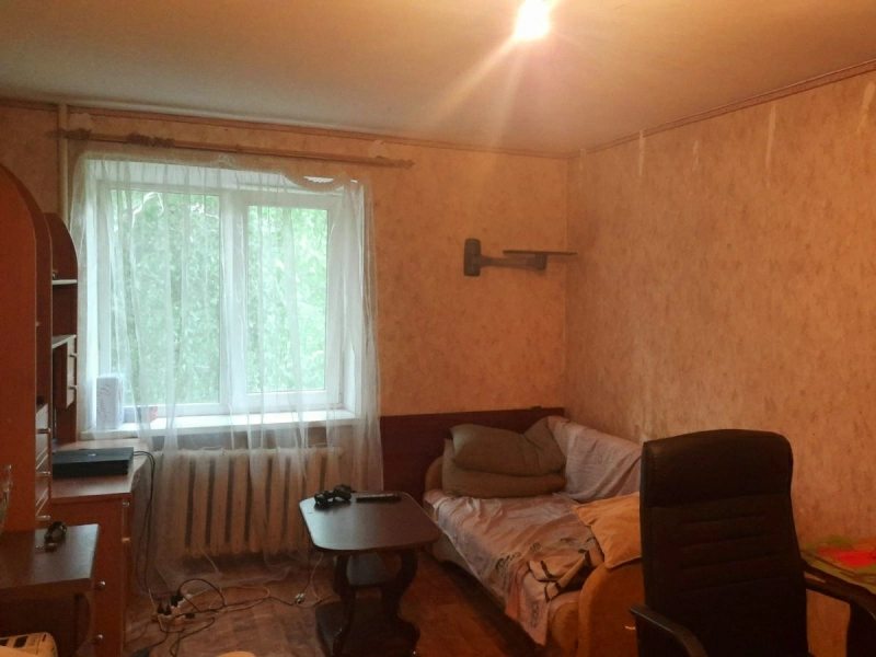 Apartments for sale. 2 rooms, 40 m², 4th floor/5 floors. 35, Vladyslava Zubenko, Kharkiv. 