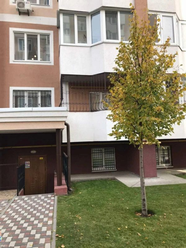 Продаж квартири. 1 room, 43 m², 1st floor/8 floors. Бориса Гмыри, Буча. 