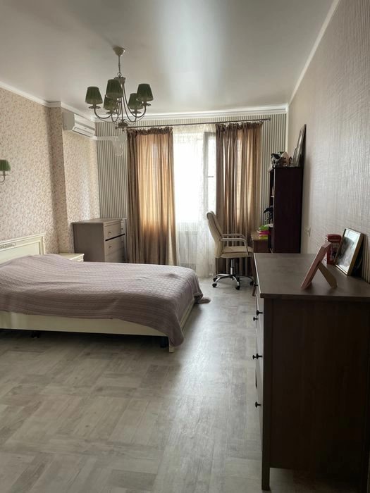 Apartment for rent. 3 rooms, 165 m², 17 floor/25 floors. Grygorenka Petra, Kyiv. 