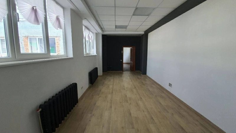Office for rent. 27 m², 2nd floor/2 floors. 1, Svyazy, Ukraynka. 