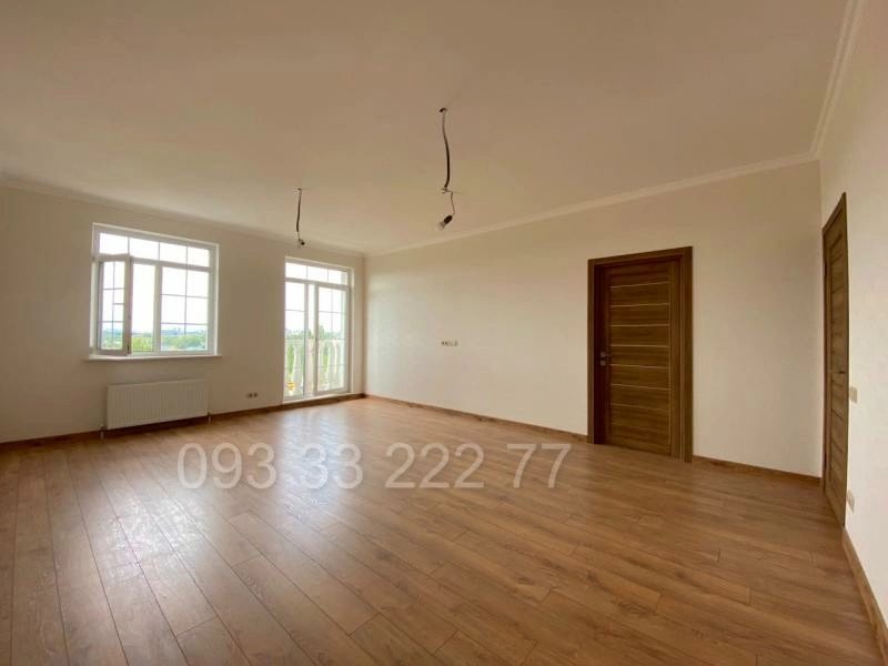 Apartments for sale. 2 rooms, 68 m², 7th floor/9 floors. 6, Lutcenka Dmytra 6, Kyiv. 