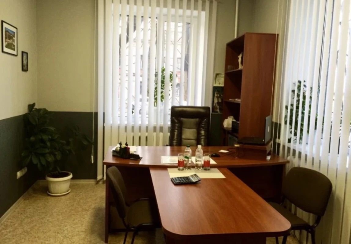 Office for sale. 57 m², 1st floor/3 floors. 51, Prokhorovskaya ul., Odesa. 