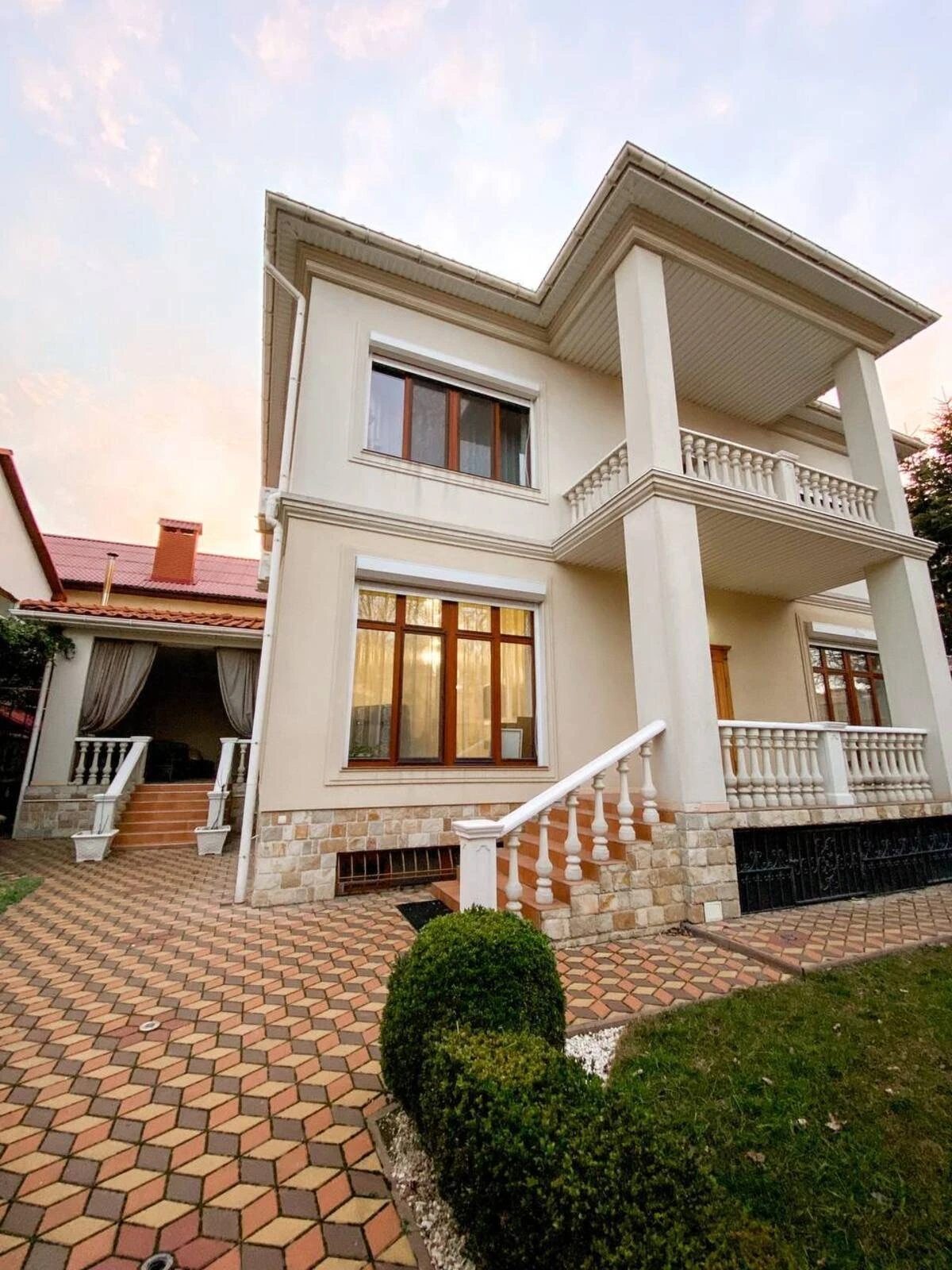 House for sale 389 m², 2 floors. Polunychnyy prov., Odesa. 