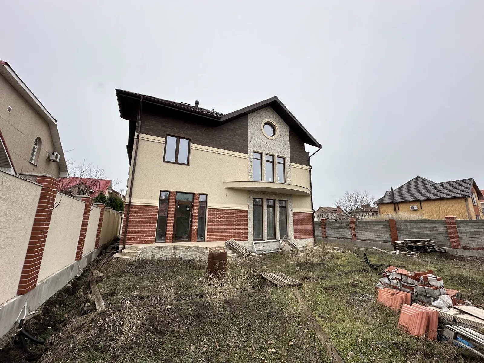 House for sale. 320 m², 3 floors. Tsentralna vul., Odesa. 