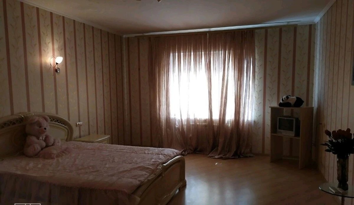 House for sale. 250 m², 2 floors. Hlynyanaya ul., Odesa. 
