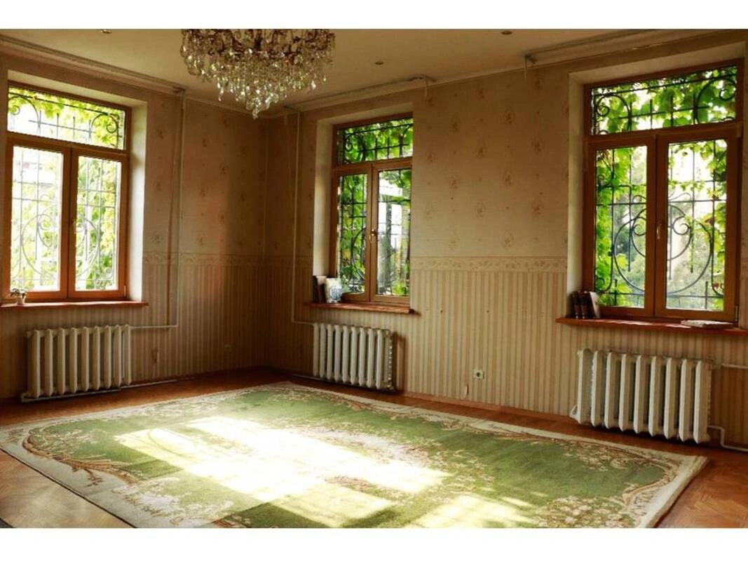 House for sale. 397 m², 3 floors. Hastello ul., Odesa. 