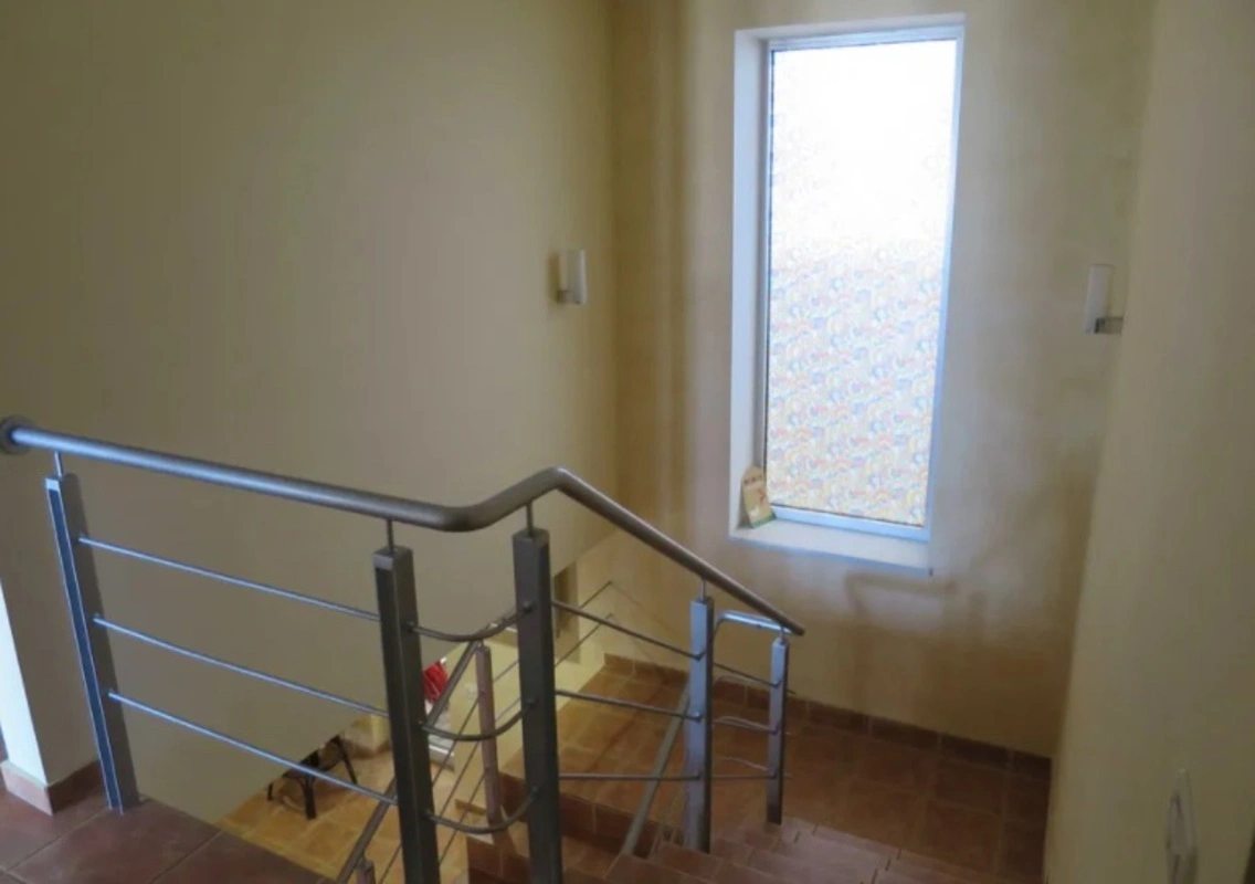 House for sale. 400 m², 2 floors. 90, Novoberehovaya ul., Odesa. 