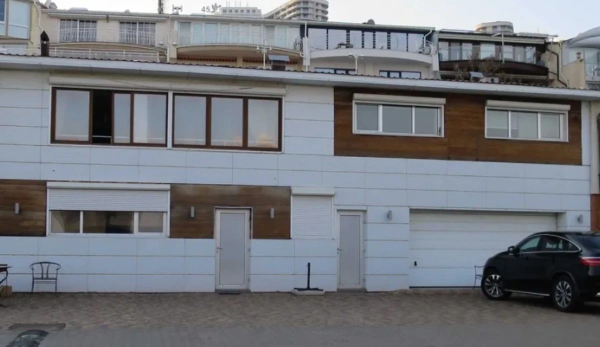 House for sale. 400 m², 2 floors. 90, Novoberehovaya ul., Odesa. 