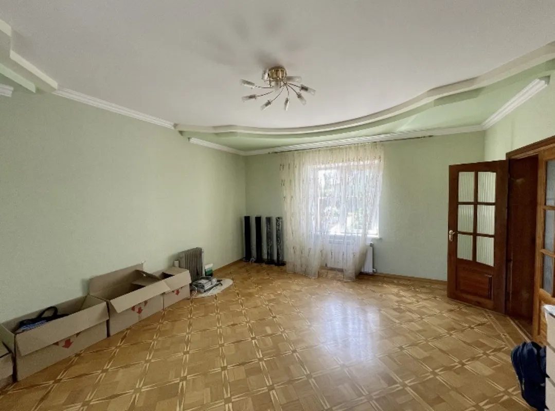 House for sale. 300 m², 2 floors. Tyraspolskaya ul., Fontanka. 