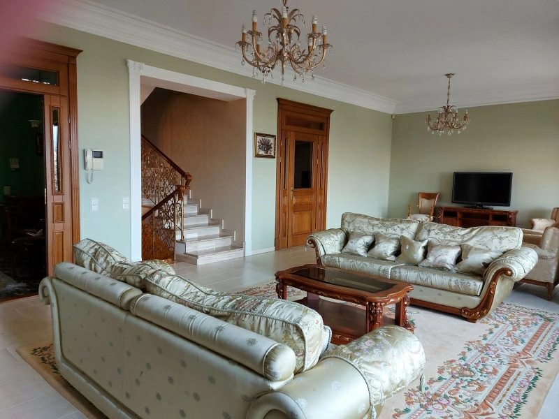 House for sale. 7 rooms, 295 m², 3 floors. Grebinky, Kyiv. 