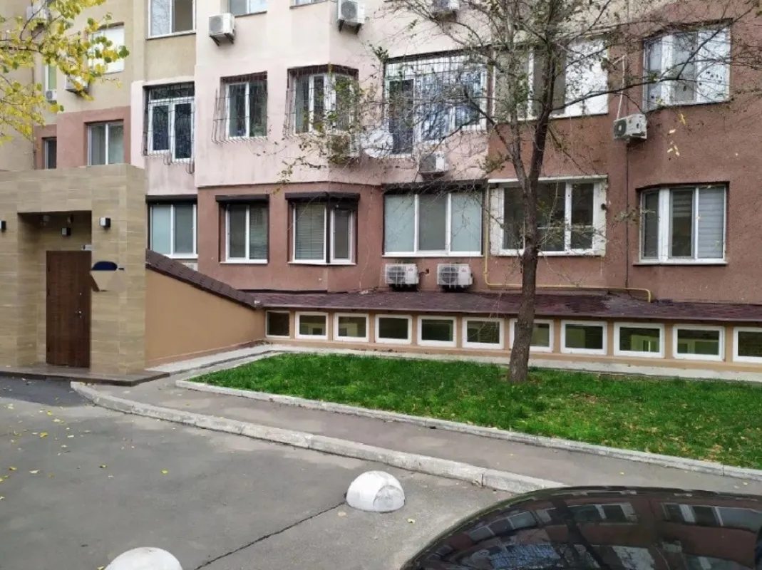 Real estate for sale for commercial purposes. 310 m², 1st floor/10 floors. Zooparkovaya ul., Odesa. 