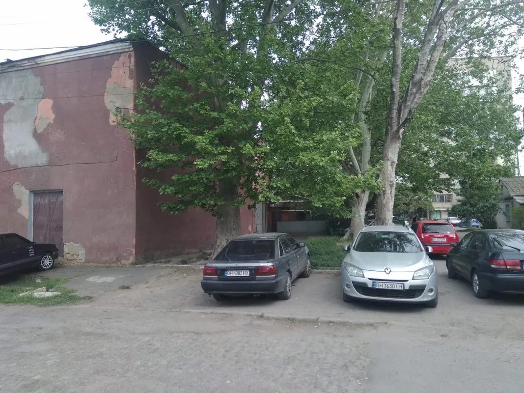 Commercial space for sale. 1570 m², 1st floor/2 floors. Basseynyy 2 per., Odesa. 
