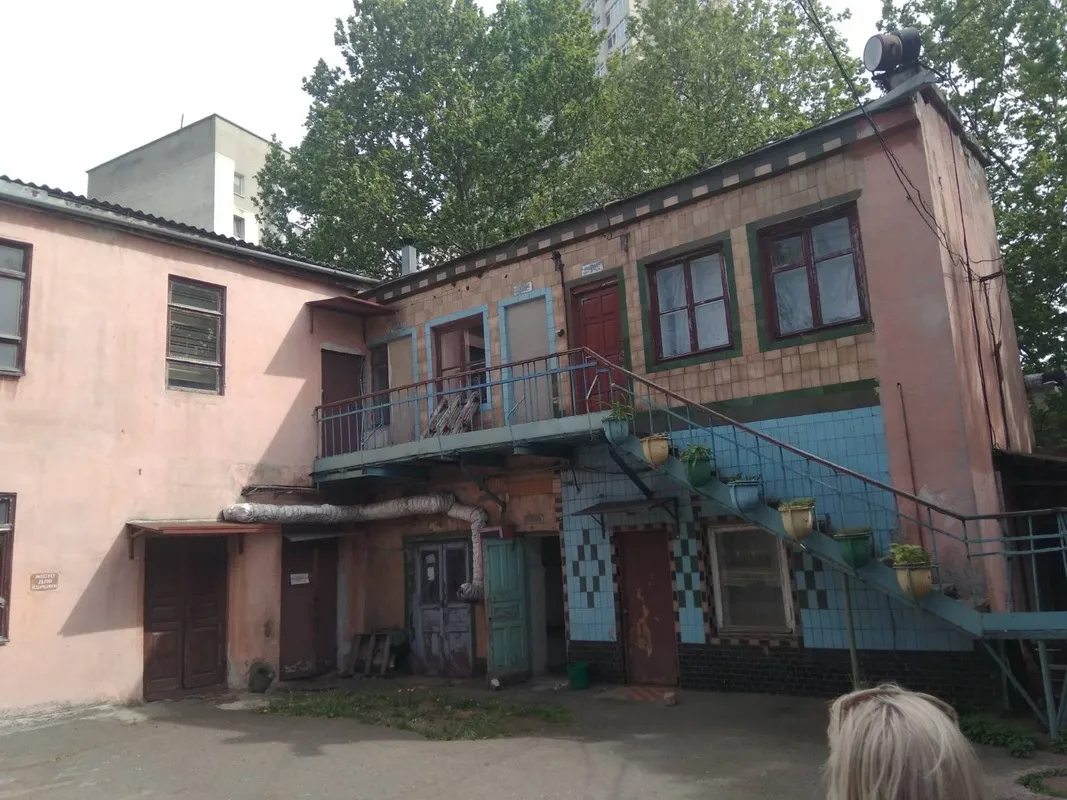 Продаж комерційного приміщення. 1570 m², 1st floor/2 floors. Бассейный 2 пер., Одеса. 