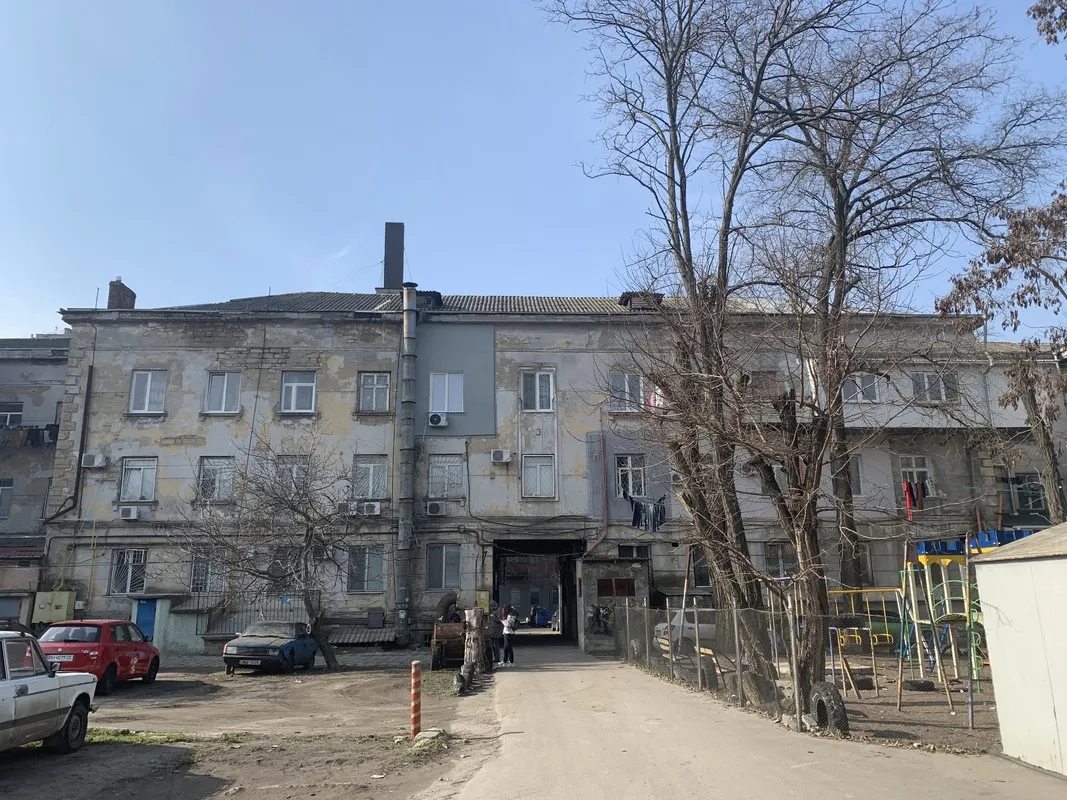 Продам нерухомість під комерцію 1157 m², 4 пов./3 поверхи. Запорожская ул., Одеса. 