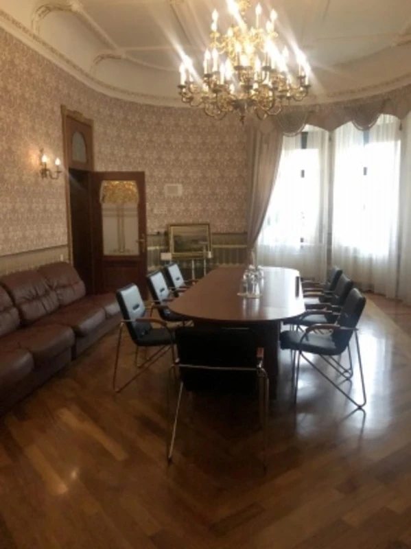 Продам нерухомість під комерцію 978 m², 4 поверхи. Маразлиевская ул., Одеса. 