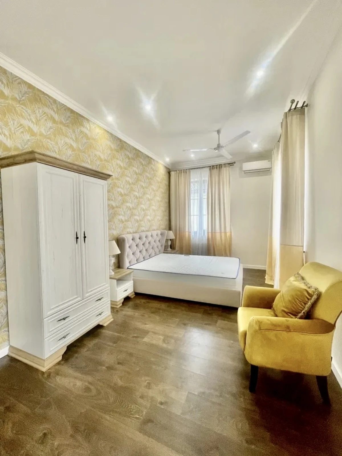 House for sale. 200 m², 2 floors. Korallovaya ul., Odesa. 