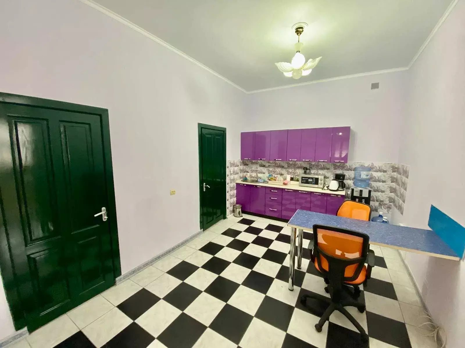 Office for sale. 1000 m², 1st floor/3 floors. Zolotoy Bereh ul., Odesa. 