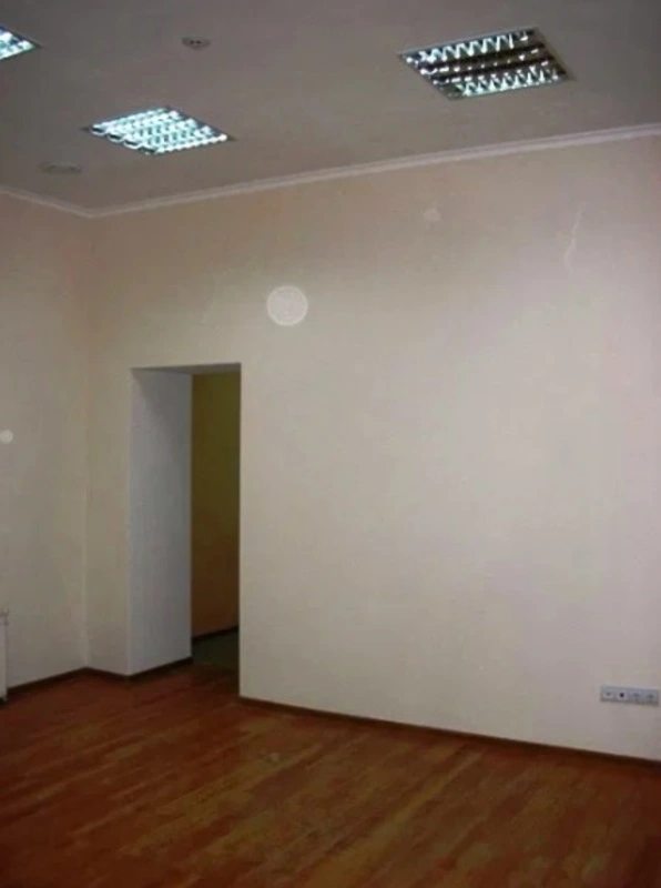 Продам нерухомість під комерцію 78 m², 1 пов./3 поверхи. Успенский пер., Одеса. 