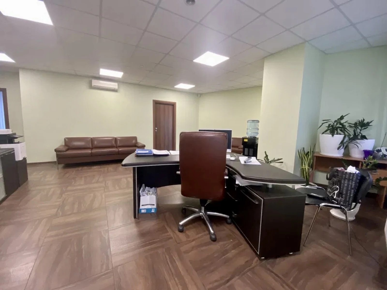 Продам офіс. 174 m², 1st floor/16 floors. 1, Литературная ул., Одеса. 