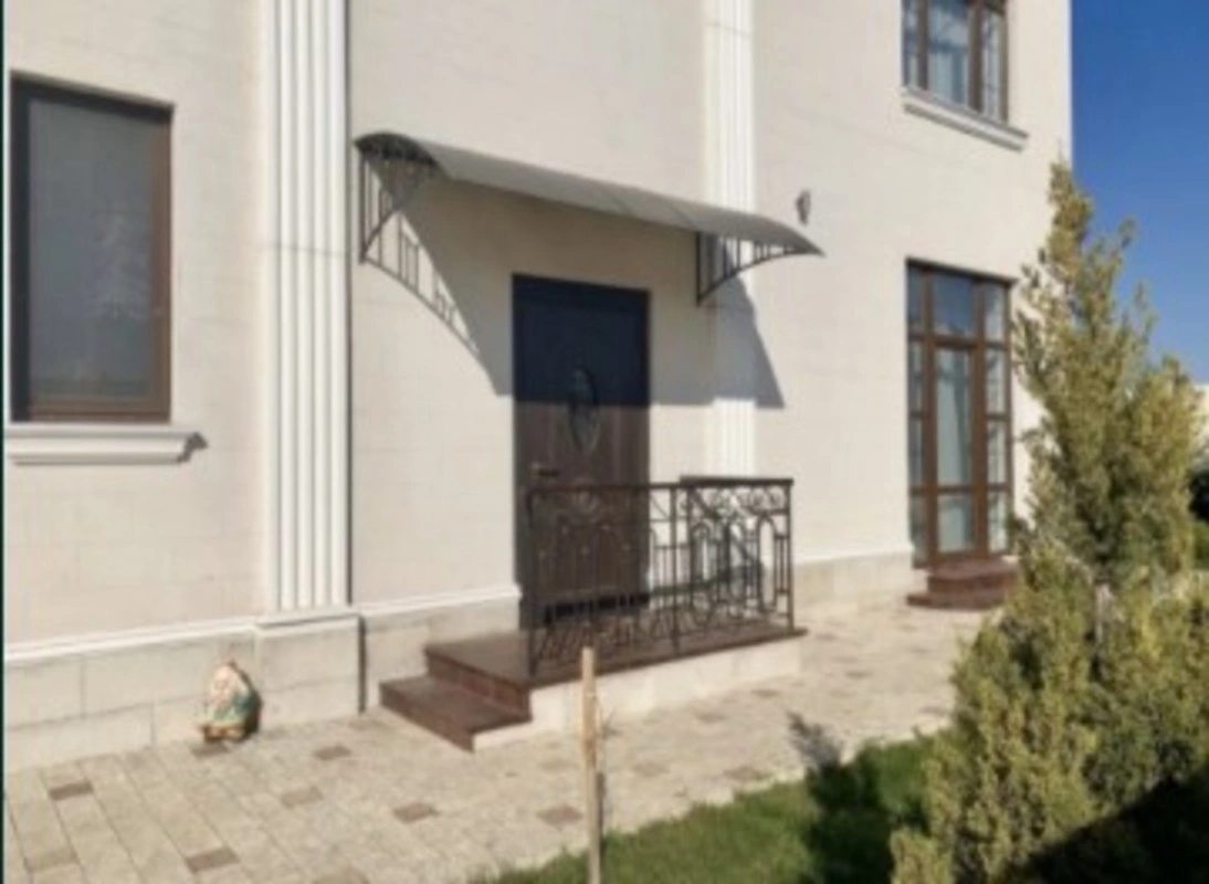House for sale. 176 m², 2 floors. Yuzhnaya ul., Avanhard. 
