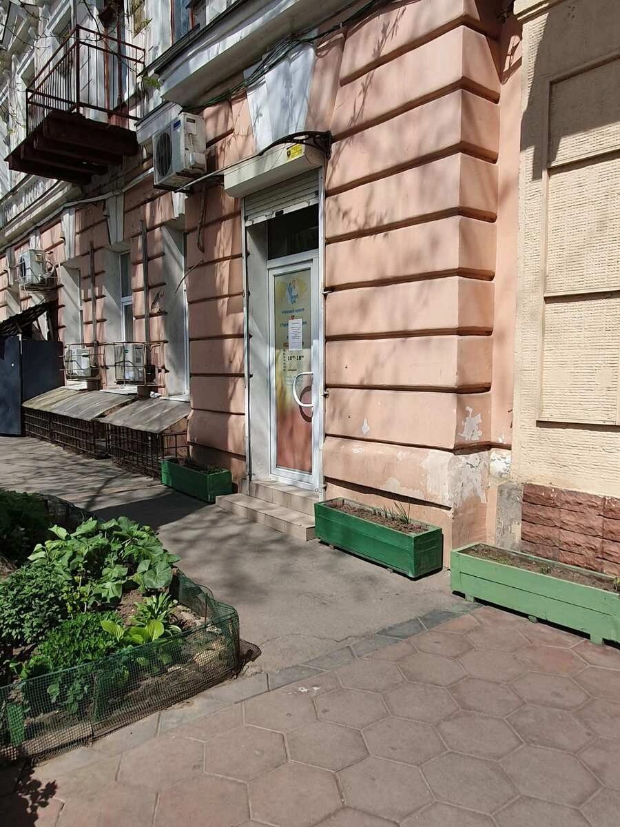 Продам нерухомість під комерцію 63 m², 1 пов./3 поверхи. 13, Тираспольская ул., Одеса. 