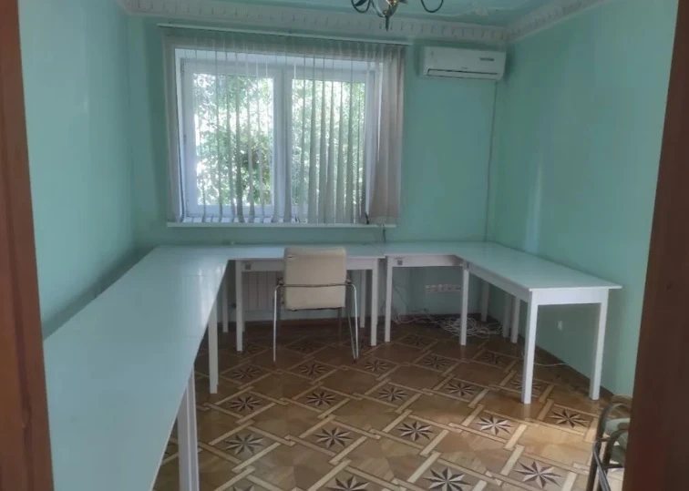 Квартира под офис возле парка Шевченко.