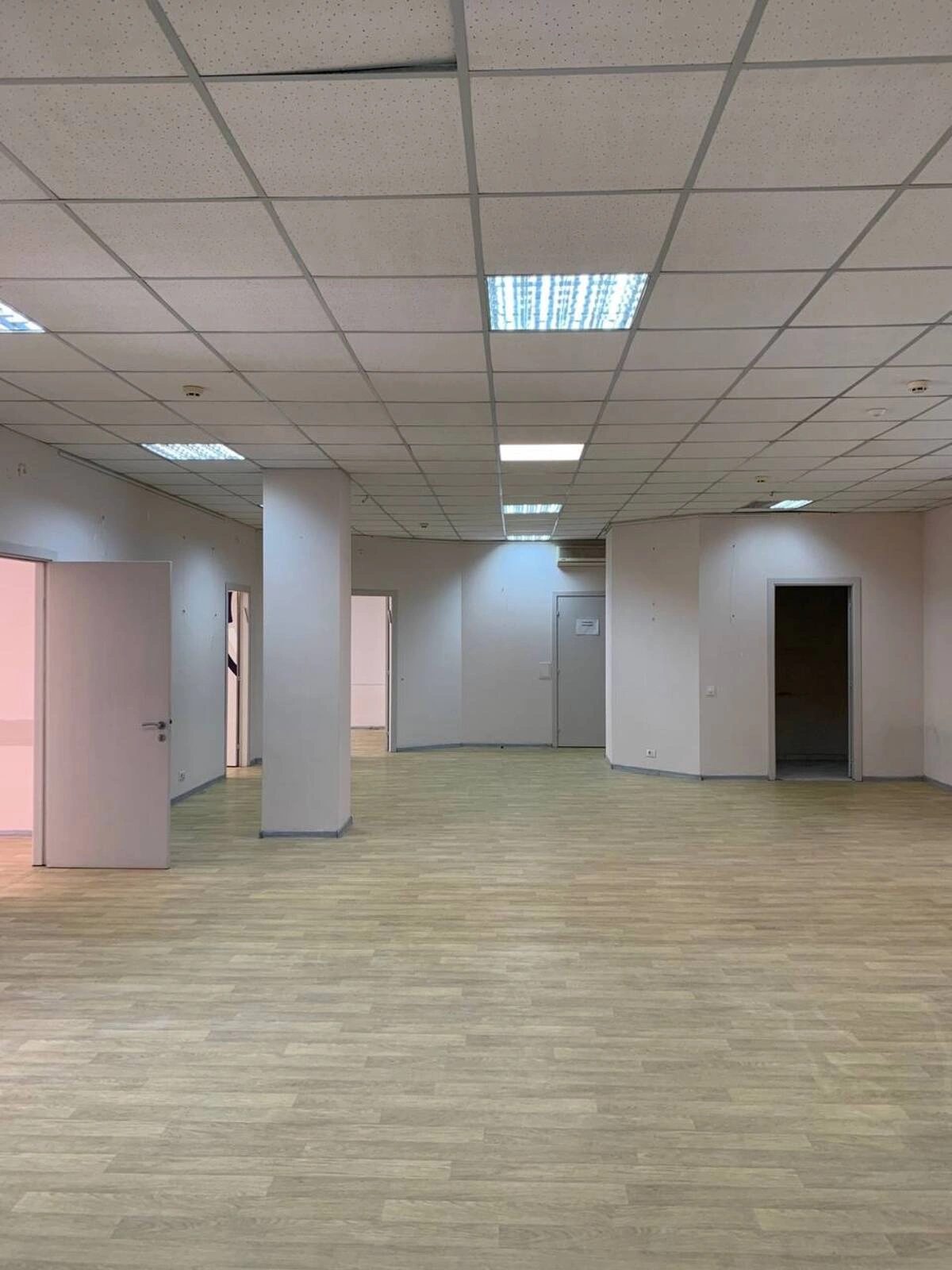 Продам офіс 270 m², 4 пов./7 поверхів. 17, Греческая ул., Одеса. 