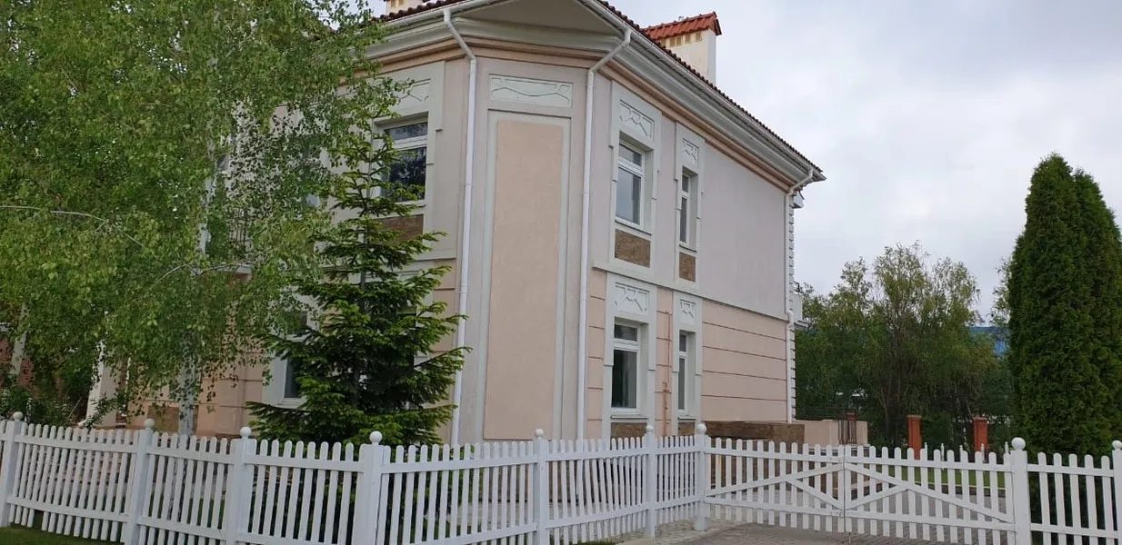 House for sale 650 m², 2 floors. Zatyshna vul., Chernomorskoe. 