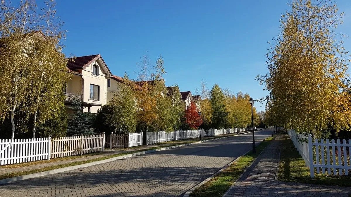 House for sale 650 m², 2 floors. Zatyshna vul., Chernomorskoe. 