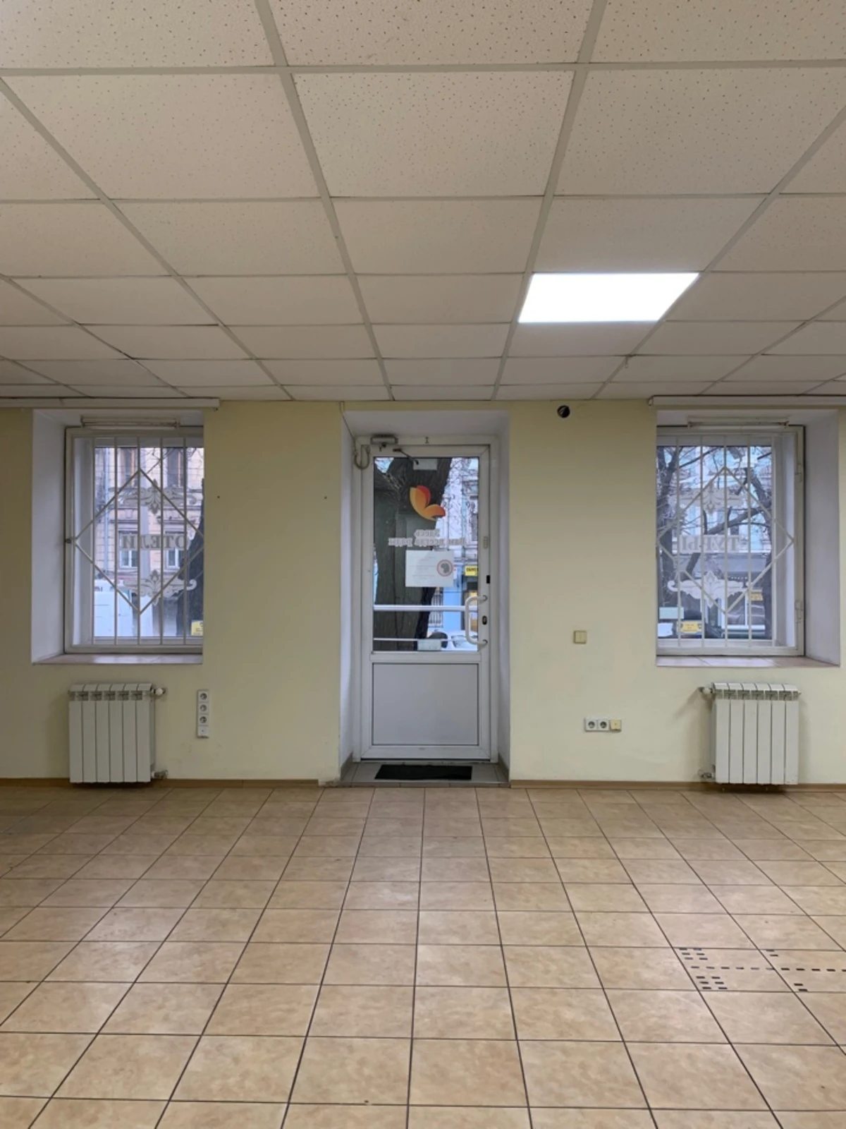 Продам нерухомість під комерцію. 80 m², 1st floor/3 floors. 49, Большая Арнаутская ул., Одеса. 