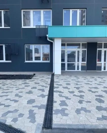 Продаж комерційного приміщення 67 m², 1 пов./24 поверхи. 27, Варненская ул., Одеса. 