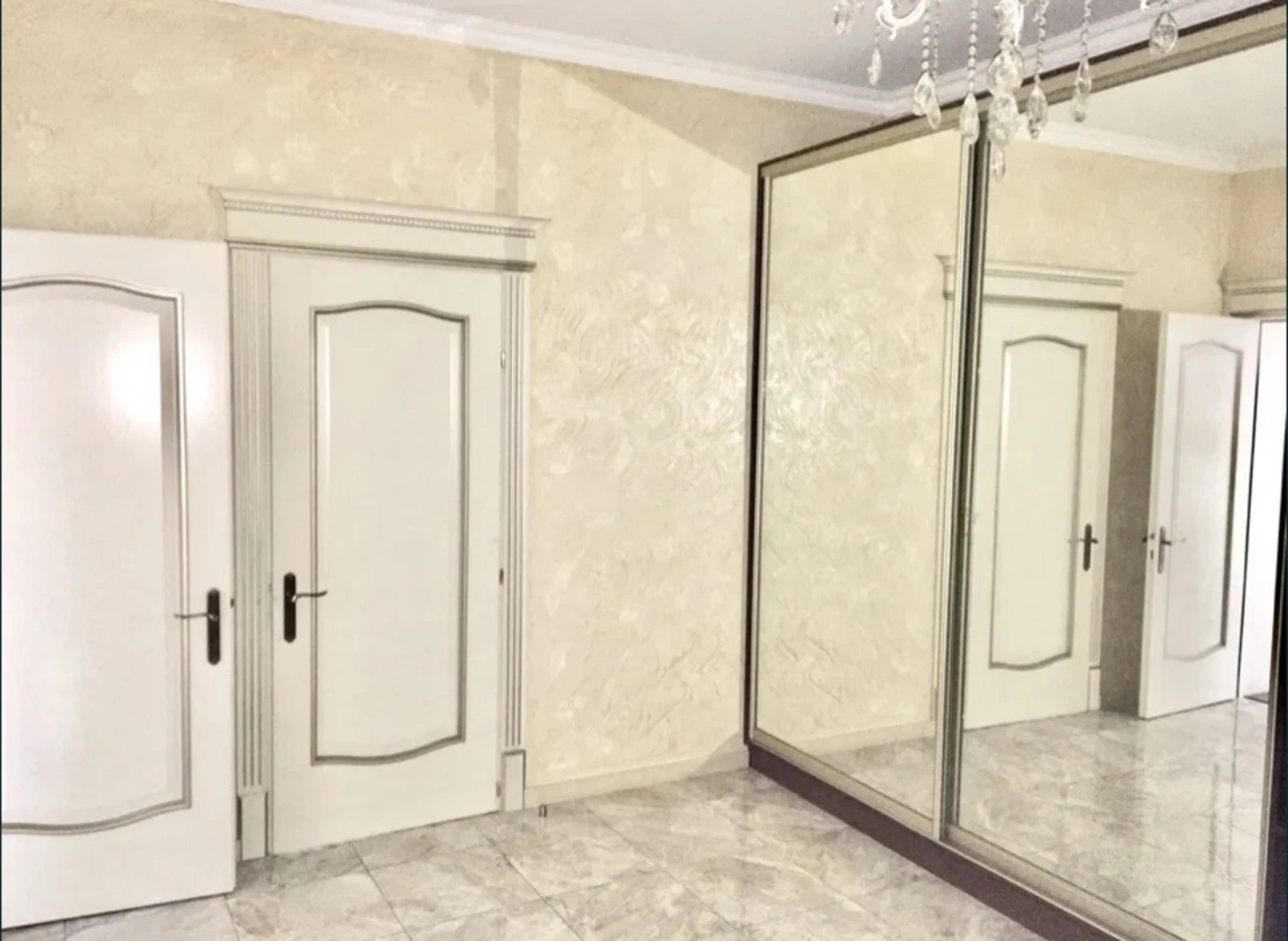 House for sale. 300 m², 3 floors. Okruzhna vul., Odesa. 