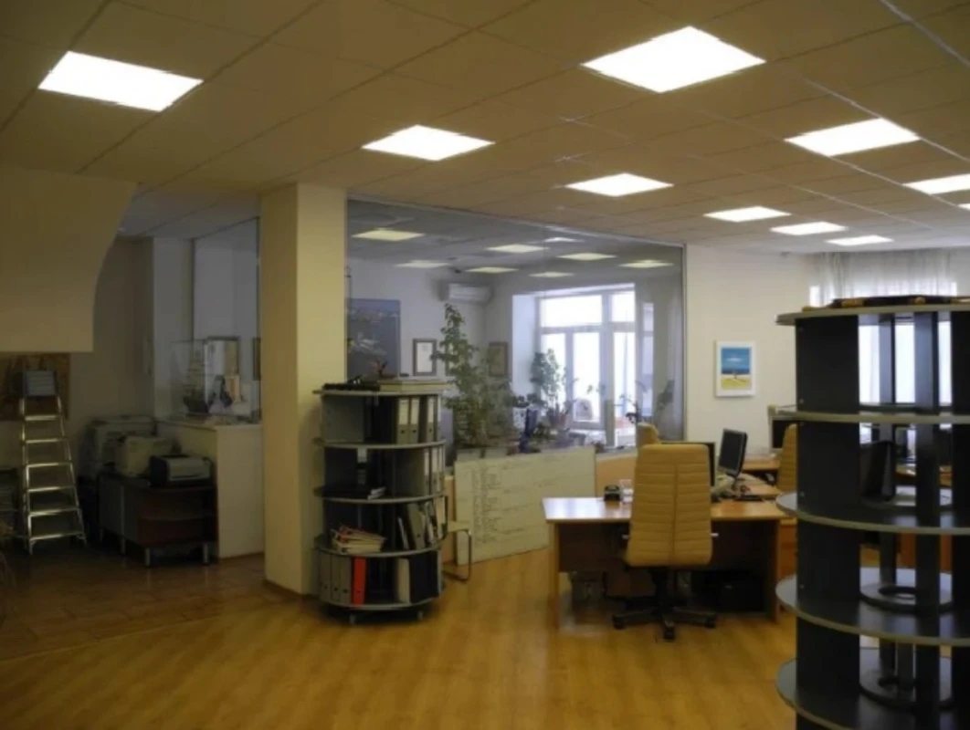 Продам офіс. 300 m², 1st floor/6 floors. Мукачевский пер., Одеса. 