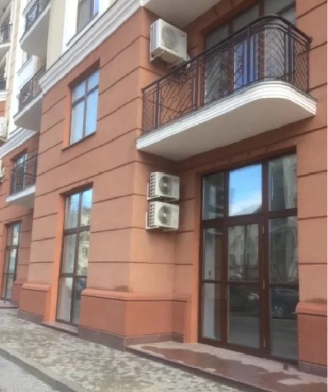 Продам офіс. 78 m², 1st floor/10 floors. 2, Французский б-р, Одеса. 