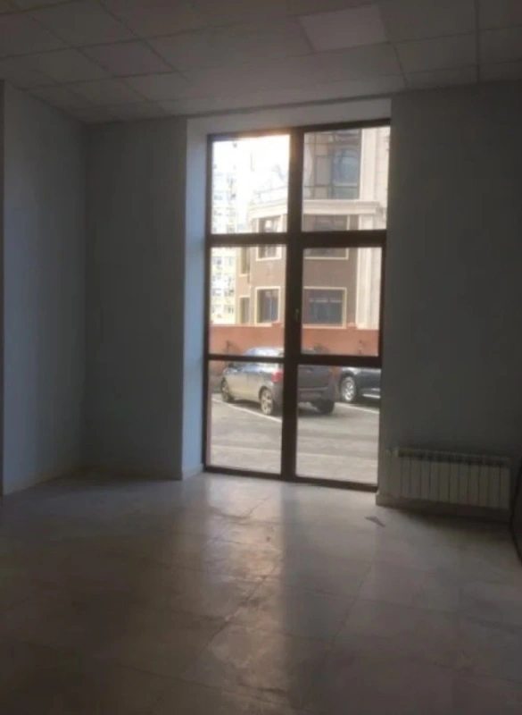 Продам офіс. 78 m², 1st floor/10 floors. 2, Французский б-р, Одеса. 