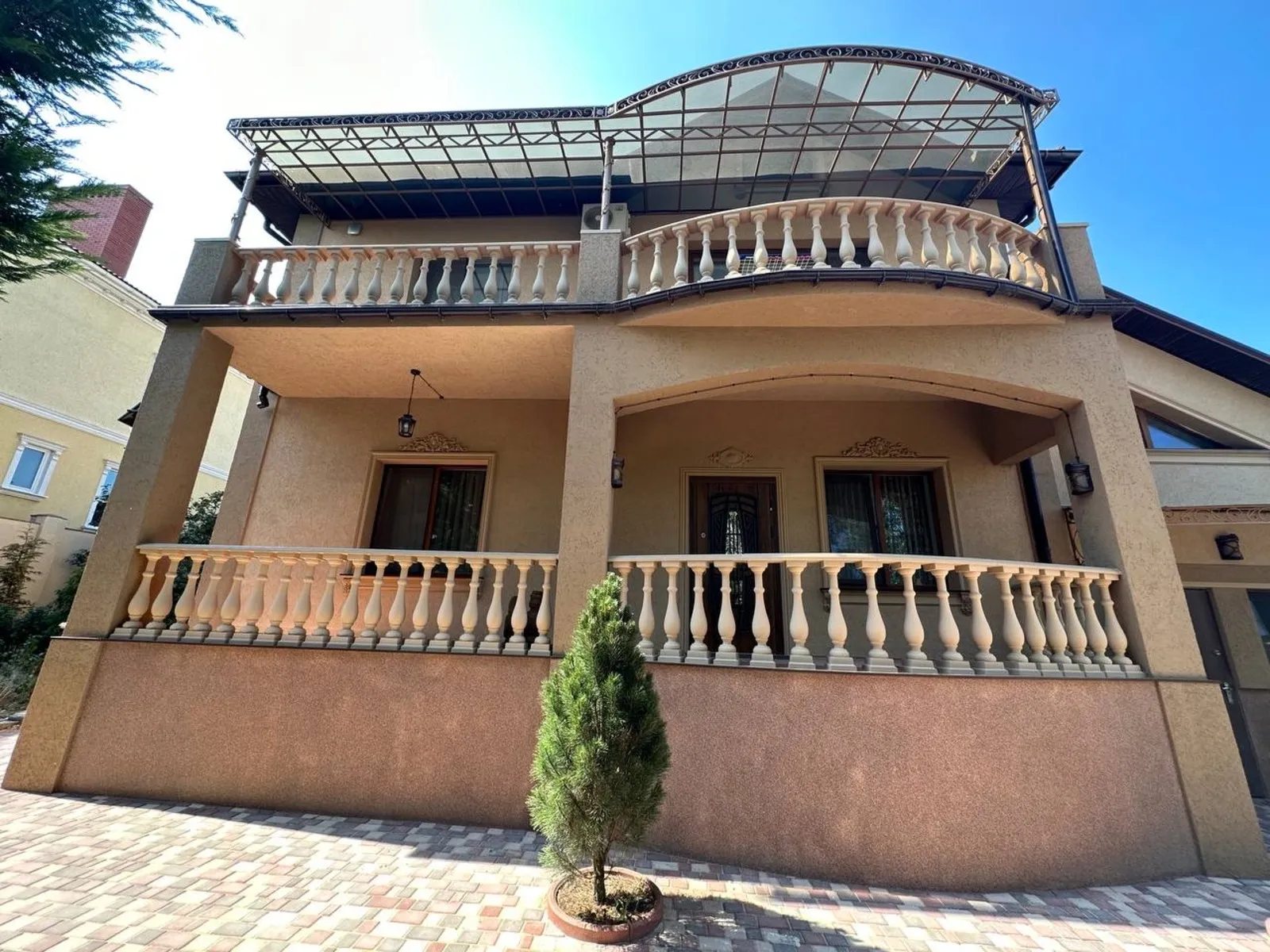 House for sale 239 m², 2 floors. Tsentralna vul., Odesa. 