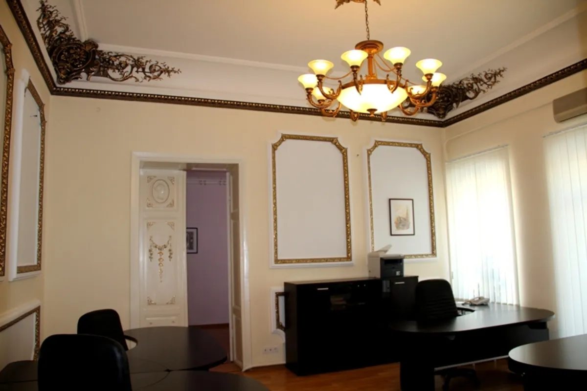 Продается 4-х комнатная квартира (ГОТОВЫЙ ОФИС) на Большой Арнаутской.