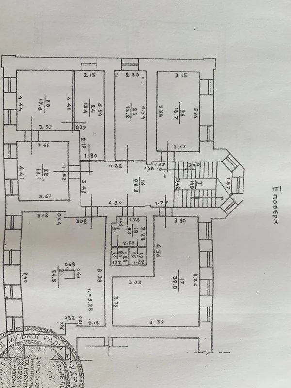 Продам офіс 1000 m², 1 пов./4 поверхи. Базарная ул., Одеса. 