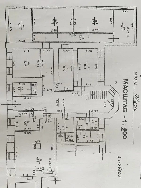 Продам офіс 1000 m², 1 пов./4 поверхи. Базарная ул., Одеса. 