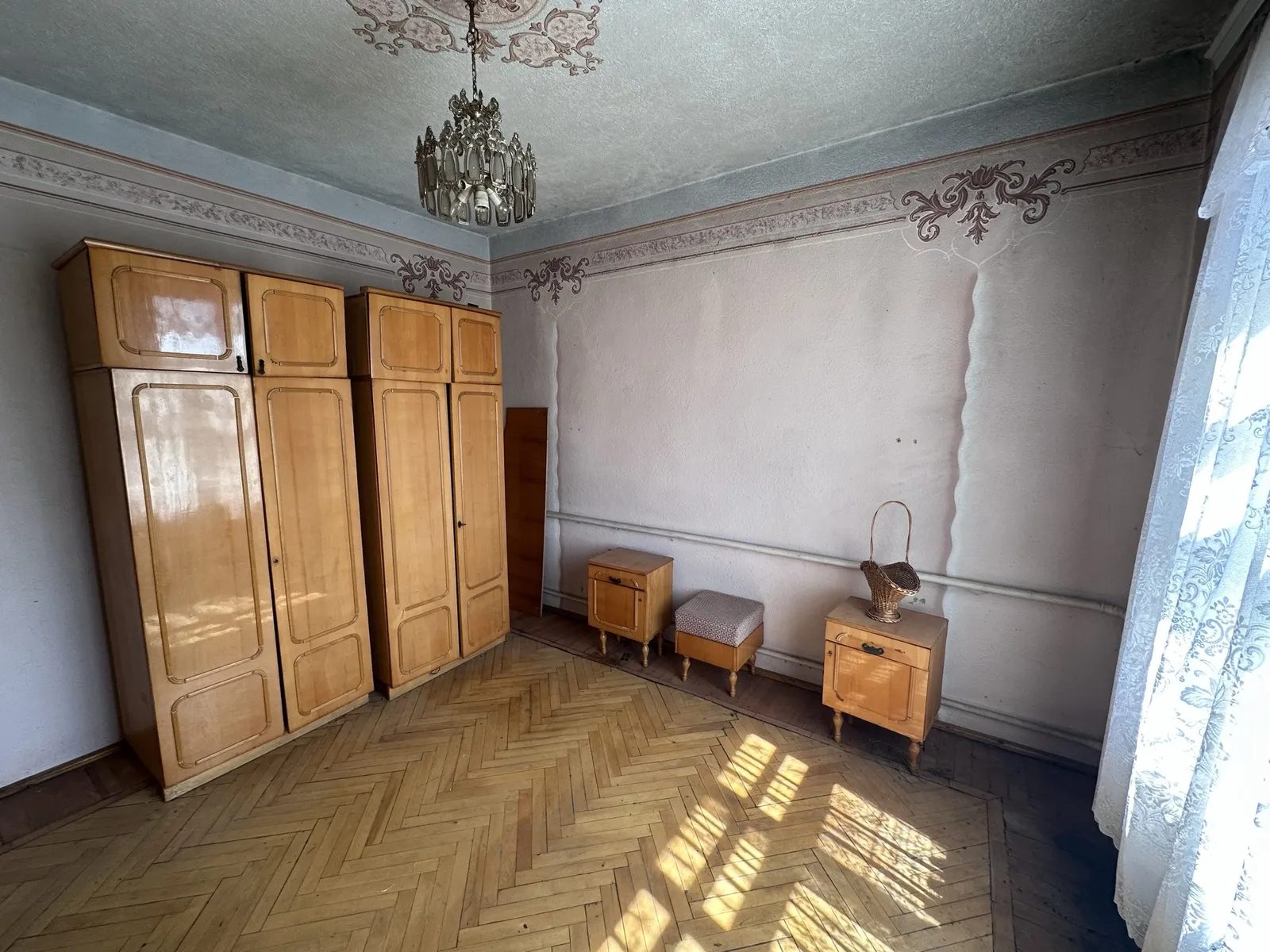 Продається будинок в пригороді м.Підволочиськ.