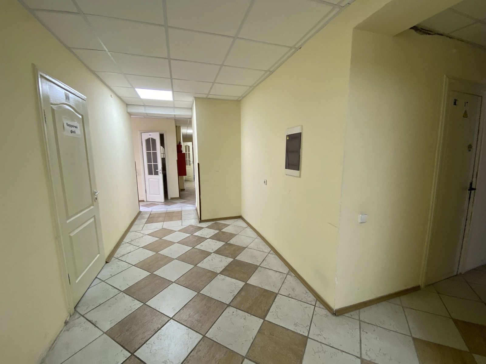 Office for sale. 190 m², 1st floor/2 floors. Hayova vul., Ternopil. 