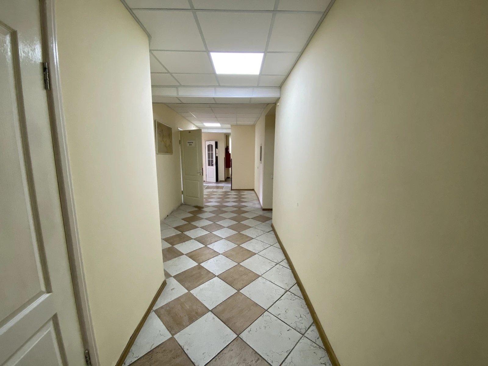 Продам офіс. 190 m², 1st floor/2 floors. Гайова вул., Тернопіль. 